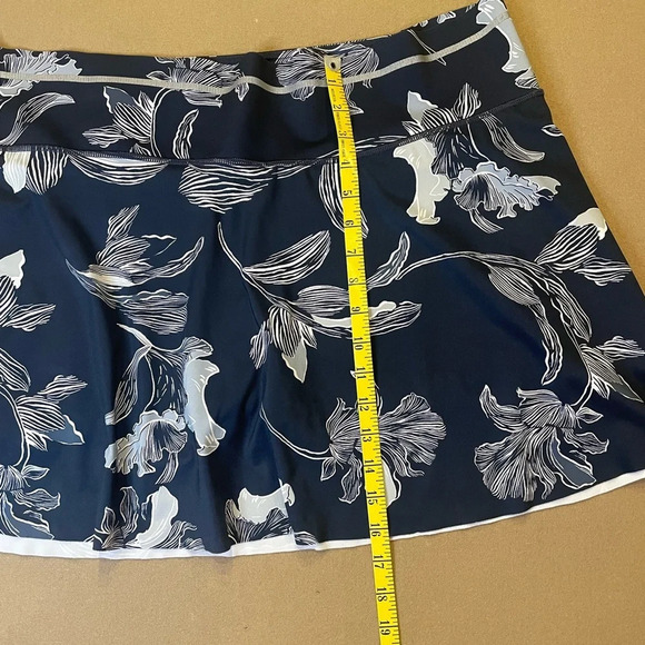 Athleta Navy Blue Floral Sonic Skort Size XL - Picture 10 of 10